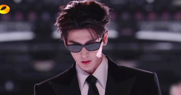 Mỹ nam đẹp nhất Đêm hội giao thừa 2026: Visual thách thức cả showbiz, pháo hoa đêm nay cũng không đẹp bằng