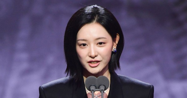 Nhan sắc không thể tưởng tượng nổi của Kim Ji Won
