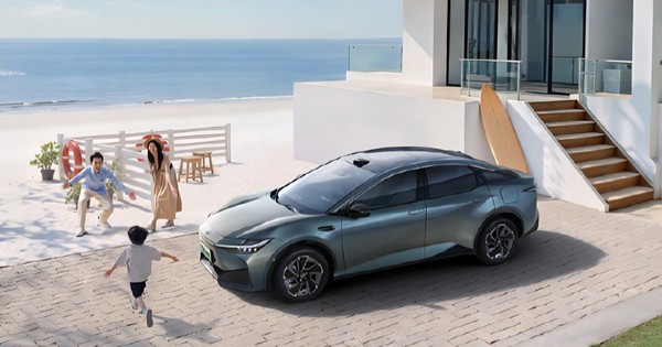 Toyota tiếp tục làm xe điện: Trang bị một loại công nghệ hỗ trợ lái nâng cao, tích hợp AI, quãng đường di chuyển hơn 600km, nhưng giá quy đổi chỉ gần 500 triệu