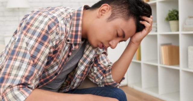 Vòng một khiêm tốn của bạn gái khiến tôi không muốn gần gũi