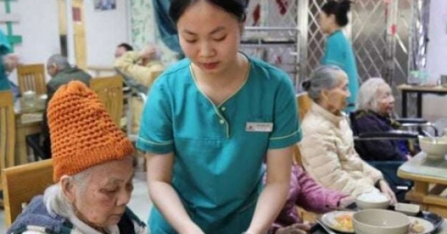 Dở khóc dở cười thuê giúp việc (bài cuối): Từ những vụ bạo hành đến gợi ý giải pháp chống cô đơn cho người cao tuổi