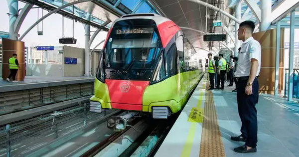 Từ hôm nay (1/2), Hà Nội Metro áp dụng 100% cổng soát vé định danh