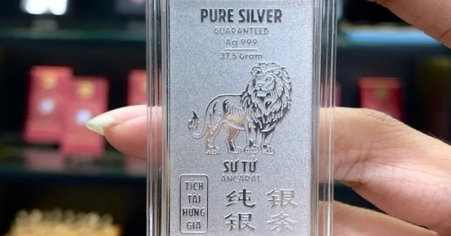 Không chỉ giá vàng, giá bạc cũng bất ngờ 