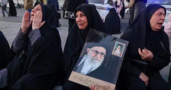 Iran tuyên bố quốc tang 40 ngày sau khi Lãnh tụ tối cao qua đời