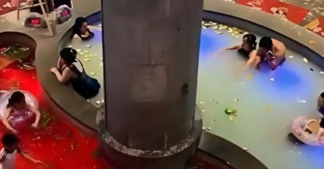 Ngâm mình trong 'bồn tắm lẩu'