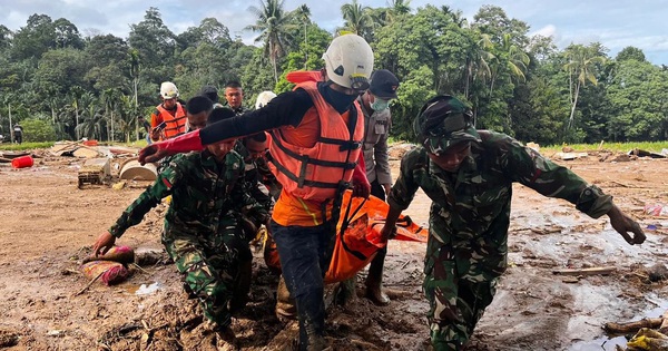 Số người thiệt mạng và mất tích do lũ lụt tăng sốc, Indonesia triển khai tàu chiến