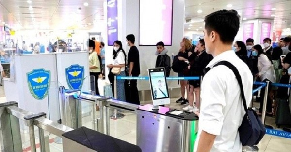 Từ hôm nay, khách không ký gửi hành lý phải làm thủ tục bằng VNeID