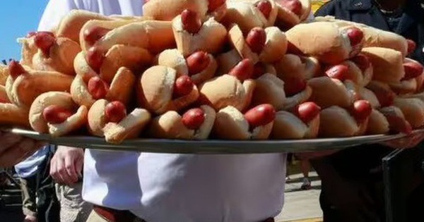 Thử thách ăn bánh rán 80 giây kết thúc bằng thảm kịch
