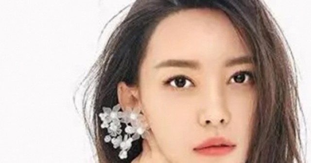 Ca sĩ Vu Văn Văn ngã quỵ trên sân khấu, cấp cứu trong hôn mê