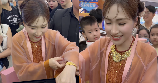 Hoà Minzy được fan tặng 