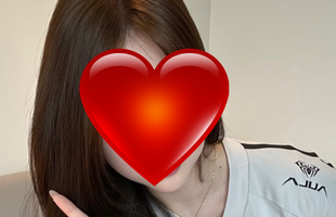 Nữ BLV siêu gợi cảm gây chú ý với màn dự đoán CKTG 