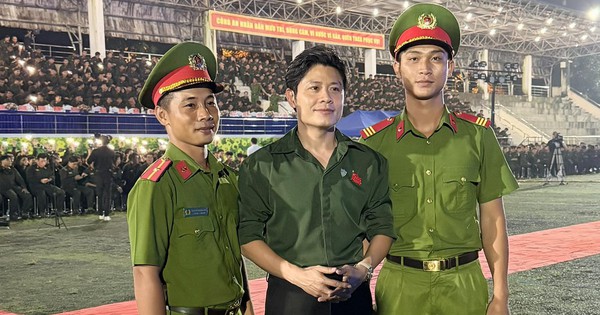 Bức ảnh của nhạc sĩ Nguyễn Văn Chung gây xôn xao, hơn 5.000 người bình luận
