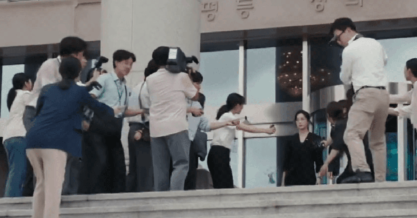 Khó tin phim Hàn vừa chiếu đã lập kỷ lục rating cao nhất lịch sử: 3 nữ chính diễn khét lẹt, nhả tập 2 giùm đi