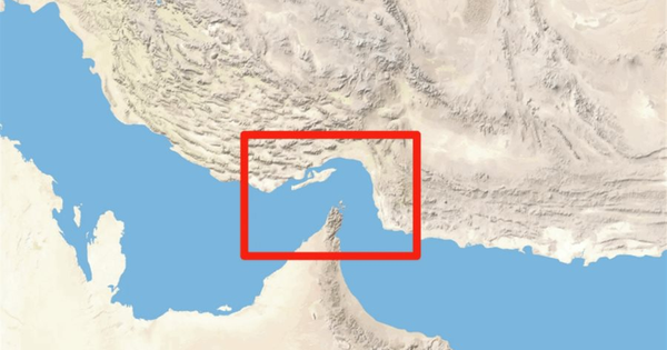 Iran nắm giữ eo biển được ví như 