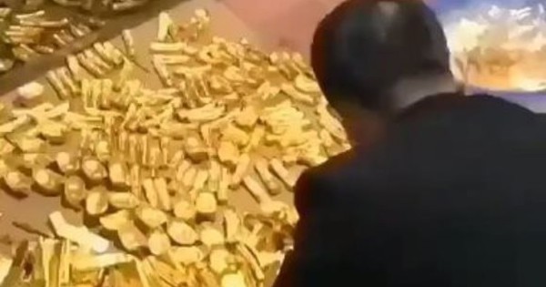 Phát hiện một vali đầy vàng trị giá hơn 17 tỷ đồng nằm chơ vơ giữa nơi nghìn người qua lại: Cảnh sát mở cuộc điều tra khẩn