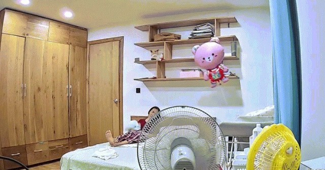 Bé sơ sinh rơi từ trên giường xuống do giúp việc ngủ quên