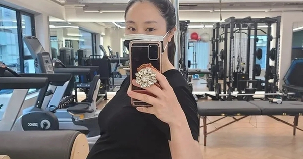 Nữ ca sĩ 8x nổi tiếng mắc hội chứng cực lạ - mất trí nhớ cơ mông