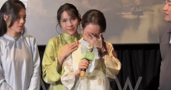 Clip: Thu Trang bật khóc nức nở trước hàng trăm người, nghe lý do ai cũng thương