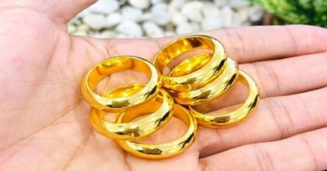 Tôi mua được 5 chỉ vàng bằng tiền làm thêm xuyên Tết 3 năm