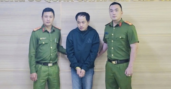Cho người đàn ông mượn điện thoại, nhiều người bị mất hơn 800 triệu đồng: Công an bắt khẩn cấp đối tượng sinh năm 1990