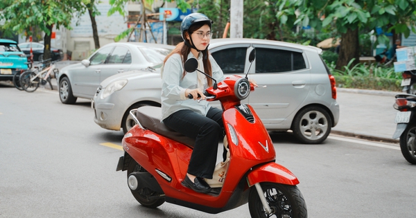 Người dùng phổ thông bắt đầu chuyển sang xe máy điện: Giải pháp tiết kiệm hay khởi đầu cho thay đổi lâu dài?
