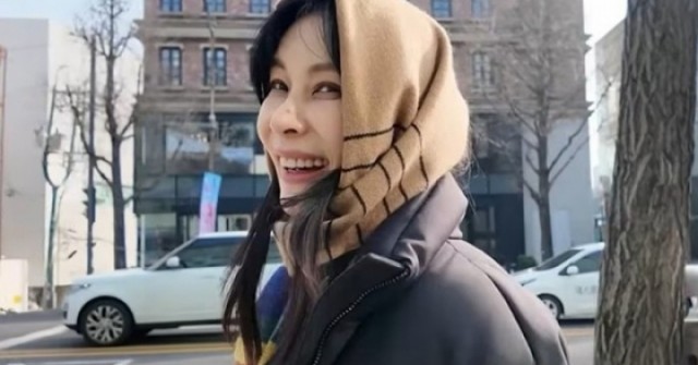 Vợ Jang Dong Gun bị chỉ trích 'khoe của'