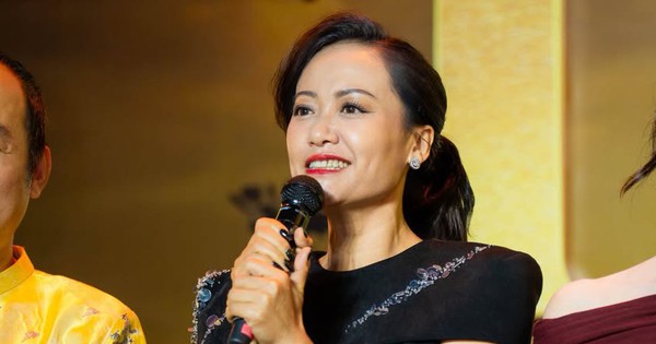 Nữ NSƯT tiết lộ bị u tuyến giáp, nhận liền lúc 9 dự án phim vì sợ không còn nhiều thời gian