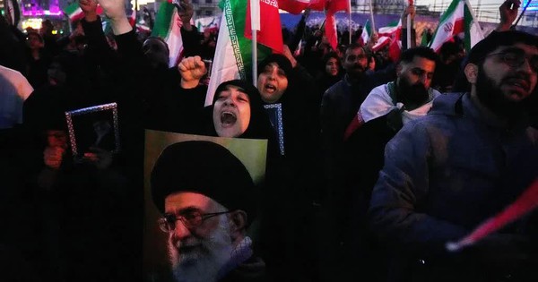 Iran hoãn tổ chức quốc tang Lãnh tụ Khamenei