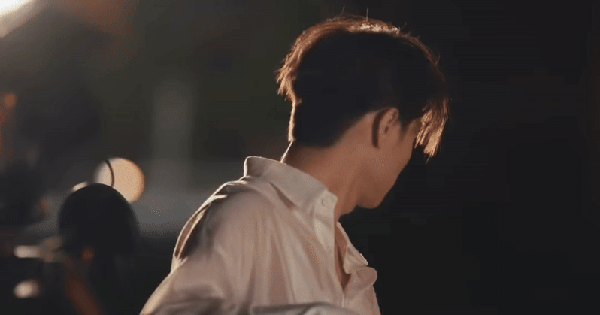Bức ảnh nhạy cảm khiến “hoàng tử showbiz” lộ chuyện ngoại tình