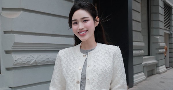 Mặc váy ngắn cũn nhưng lần này Đỗ Hà lại được khen!