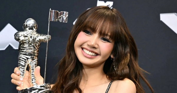 MXH náo loạn vì Lisa (BLACKPINK) đóng phim 18+, nghe tên nam chính là biết hay miễn bàn