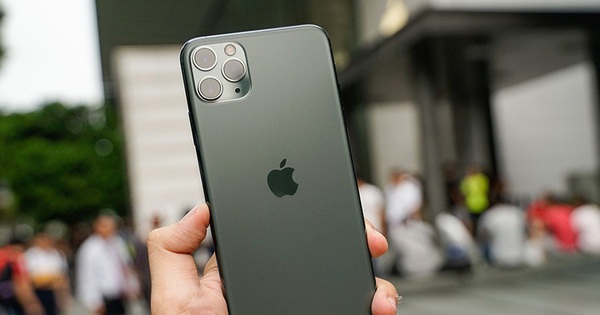 Thêm một mẫu iPhone rất nhiều người đang dùng trở thành 