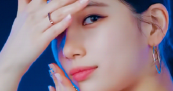 Điều bất thường trong đôi mắt của Suzy đang viral khắp cõi mạng