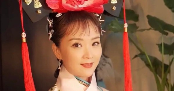 Nhan sắc giả dối của mỹ nhân đẹp nhất Hoàn Châu Cách Cách