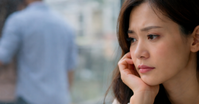Chồng ngoại tình nhưng muốn tôi ra đi tay trắng sau 10 năm hôn nhân