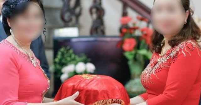 Nghe thông gia nghèo nói về sính lễ, mẹ chú rể bật khóc giữa cuộc gọi