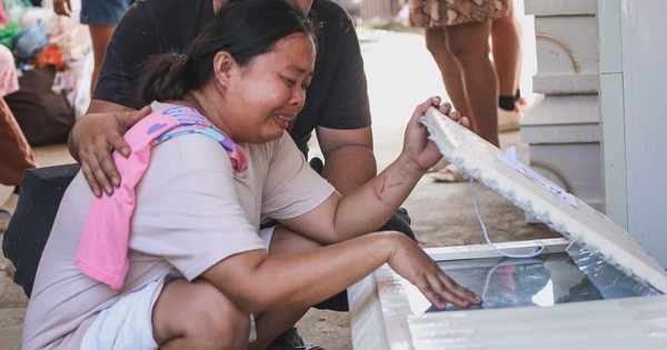 Kalmaegi - cơn bão chết chóc nhất 2025 đổ bộ 8 lần: Tang thương hằn in trên những khuôn mặt người thân nhận thi thể