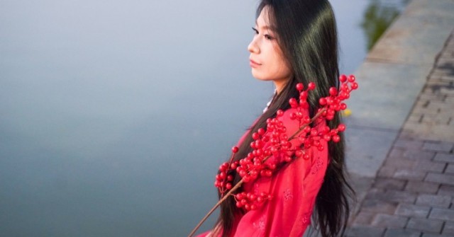 'Nàng thơ' chi tiền triệu chụp ảnh áo dài cuối năm