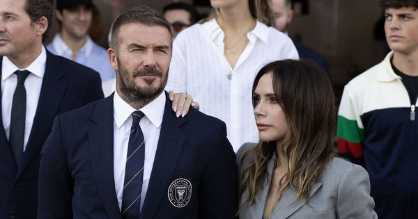 Vợ chồng Thân vương William bị so sánh với cặp đôi quyền lực nhất giải trí David - Victoria Beckham gây tranh cãi