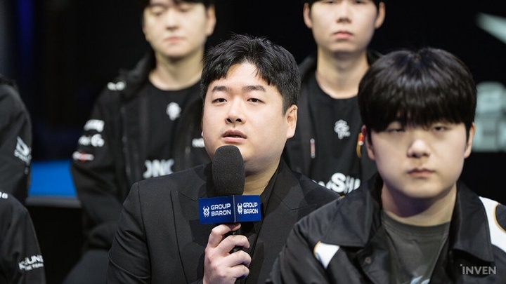 Các HLV chia sẻ quan điểm về hệ thống Coach Voice tại LCK Cup 2026