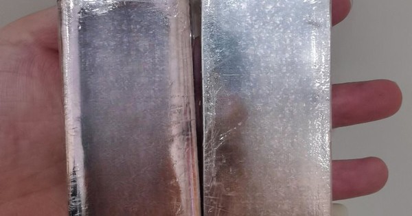 Phát hiện thỏi bạc 15kg trị giá 1,4 tỷ đồng trong gói hàng ship, công an sử dụng nhiều biện pháp nghiệp vụ vào cuộc