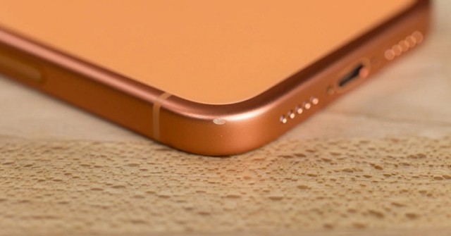 Người dùng iPhone 17 Pro khóc ròng vì khung nhôm “rẻ tiền”