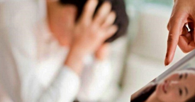 Vợ chịu khổ 8 năm, chồng 'báo đáp' bằng căn chung cư cho nhân tình và con riêng