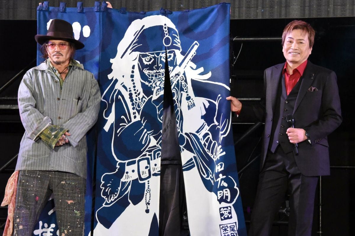 Diễn Viên Johnny Depp Nhận Quà Đặc Biệt Từ Tác Giả One Piece