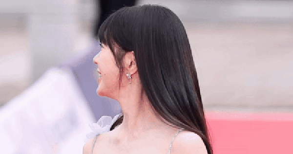 Cả showbiz xì xào chuyện ngọc nữ quốc dân cưới chạy bầu với đại gia, đến con gái cũng chất vấn mẹ