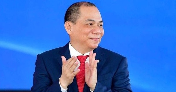 Lì xì đầu năm 'khủng' như ông Phạm Nhật Vượng: Miễn phí sạc 3 năm cho chủ ô tô điện VinFast, mua xe máy cũng miễn phí đổi pin 2 năm