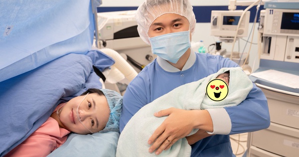 Chị đẹp Vbiz và chồng doanh nhân chào đón con gái đầu lòng