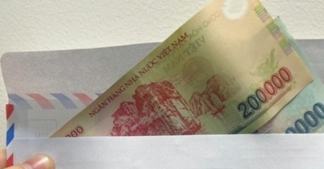 7 người nhà thông gia đến ăn cưới, gia chủ chưng hửng khi bóc phong bì
