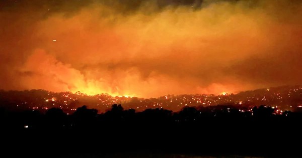 Australia ban bố tình trạng thảm họa về cháy rừng