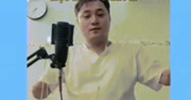Chàng trai không tay vượt nghịch cảnh, thu hút hàng nghìn khán giả mỗi ngày